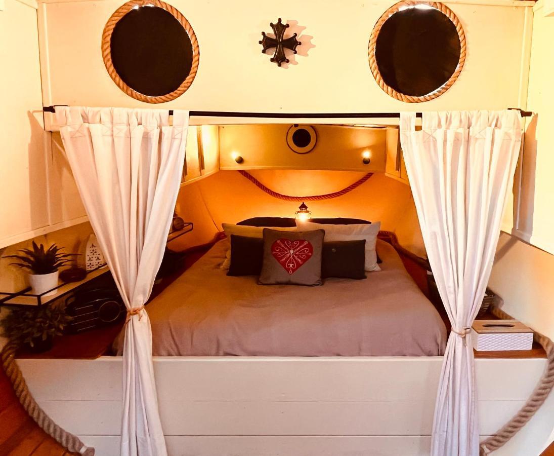 Tres Jolie Peniche A Louer Hotel Hede-Bazouges Ngoại thất bức ảnh